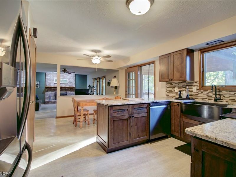 7170 Windwood Way, Olmsted Township, OH 44138 Photo 12