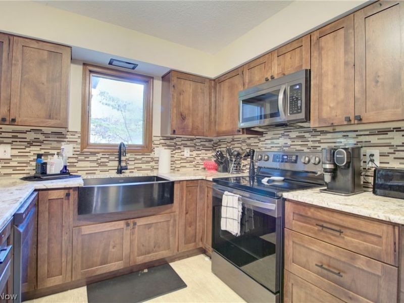 7170 Windwood Way, Olmsted Township, OH 44138 Photo 13