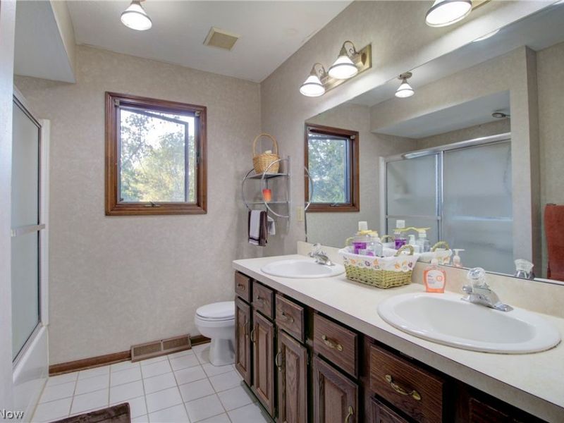 7170 Windwood Way, Olmsted Township, OH 44138 Photo 30