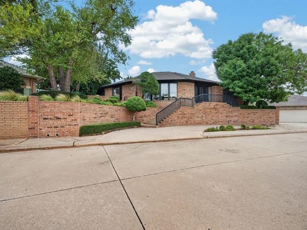 545 E Oak Place, Edmond, OK 73025