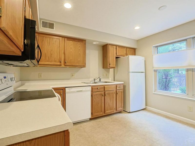 172 Palisades Pointe, Unit 1, Cincinnati, OH 45238 Photo 12