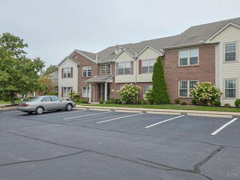 172 Palisades Pointe, Unit 1, Cincinnati, OH 45238 Photo 2