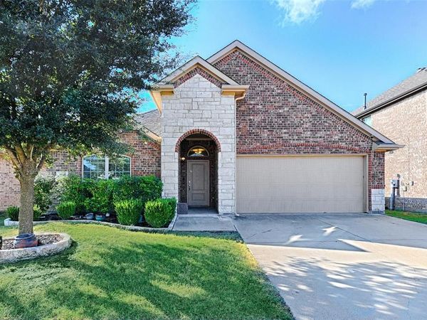716 Jamestown Lane, Fate, TX 75189