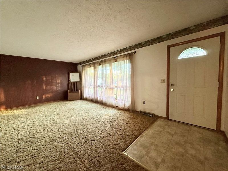 10715 Orrville Street NW, Massillon, OH 44647 Photo 2