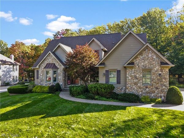 8519 Windsor Way , Broadview Heights, OH 44147