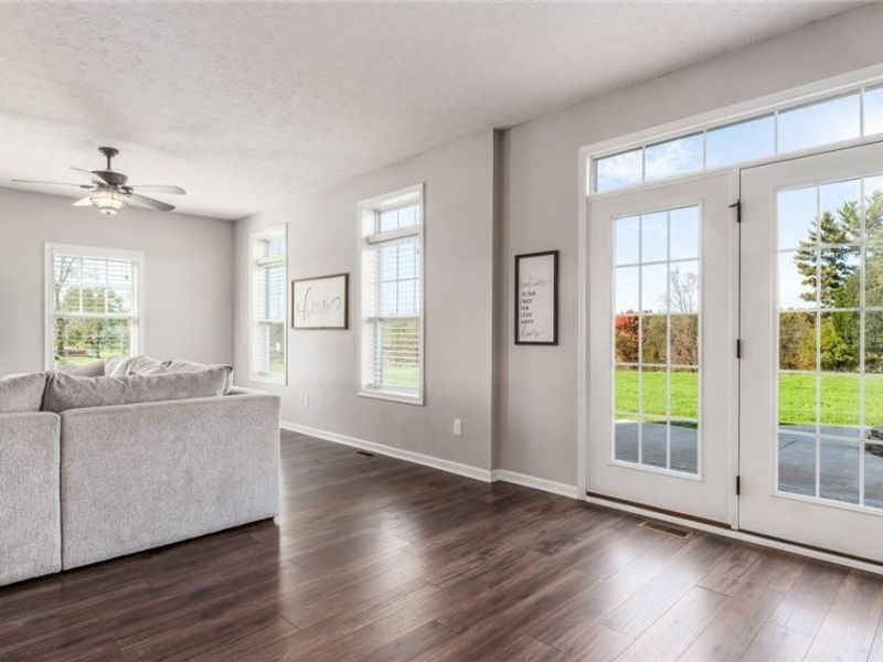 7957 Black Avenue, Cambridge, OH 43725 Photo 14