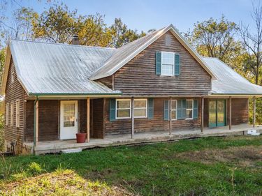 26377 Tarlton Adelphi Road , Laurelville, OH 43135