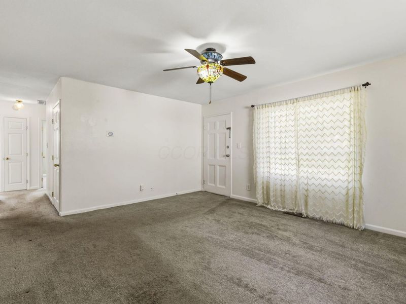 3456 Torrington Street , Hilliard, OH 43026 Photo 6