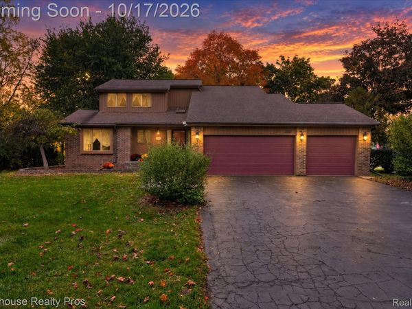 3931 Strathcona, Highland Township, Mi 48357