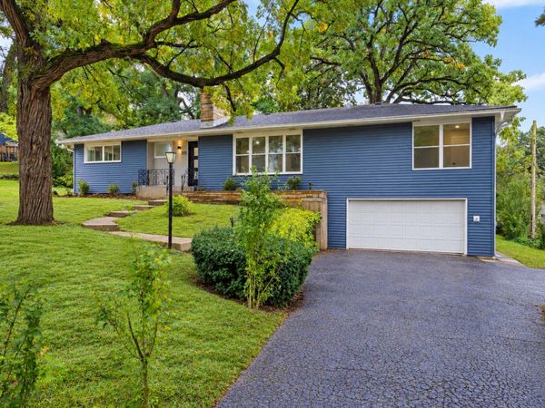 355 Hiawatha Drive , Lake In The Hills, IL 60156