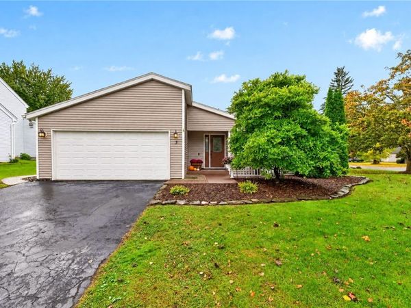 3 Empress Court , Penfield, NY 14526
