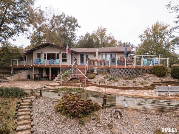 800 E LAKECREST Drive West, Creal Springs, IL 62922