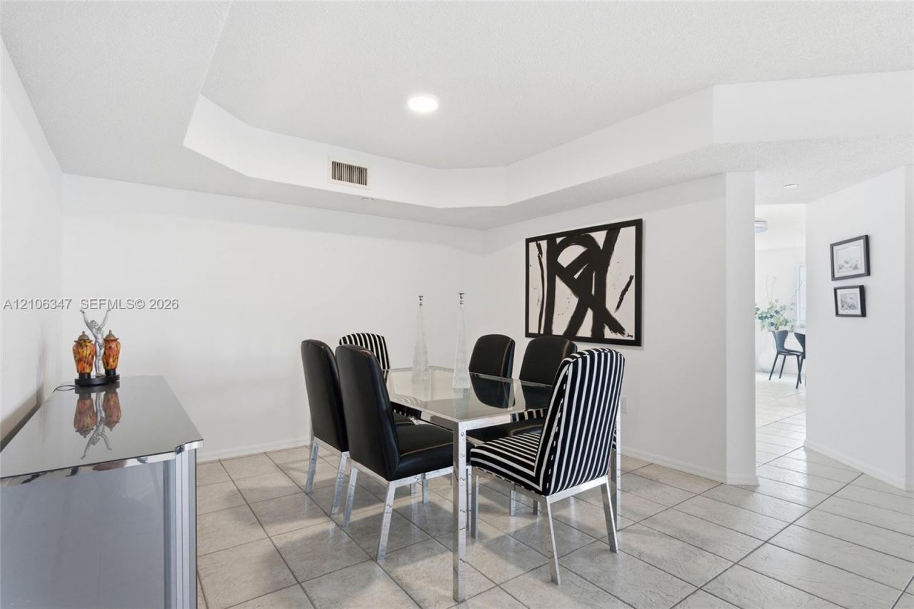 7759 Granville Dr , Unit 306, Tamarac, FL 33321 Photo