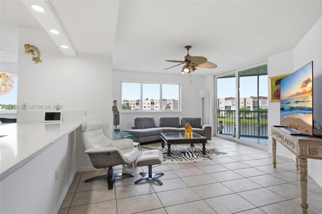 7759 Granville Dr , Unit 306, Tamarac, FL 33321 Photo