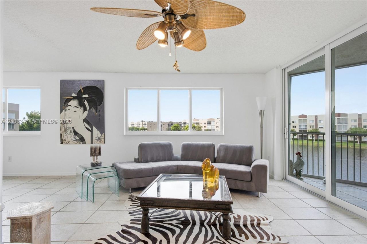7759 Granville Dr , Unit 306, Tamarac, FL 33321 Photo