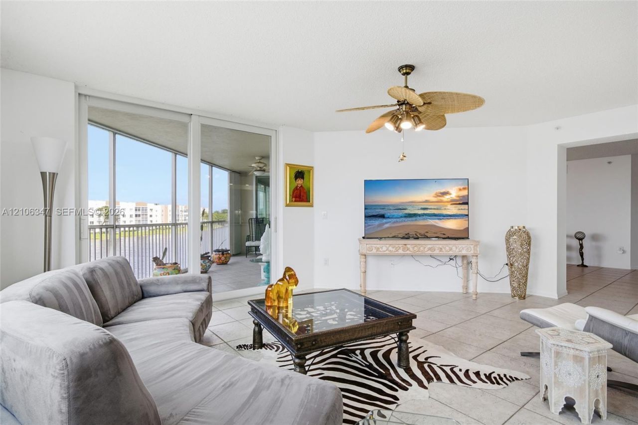 7759 Granville Dr , Unit 306, Tamarac, FL 33321 Photo