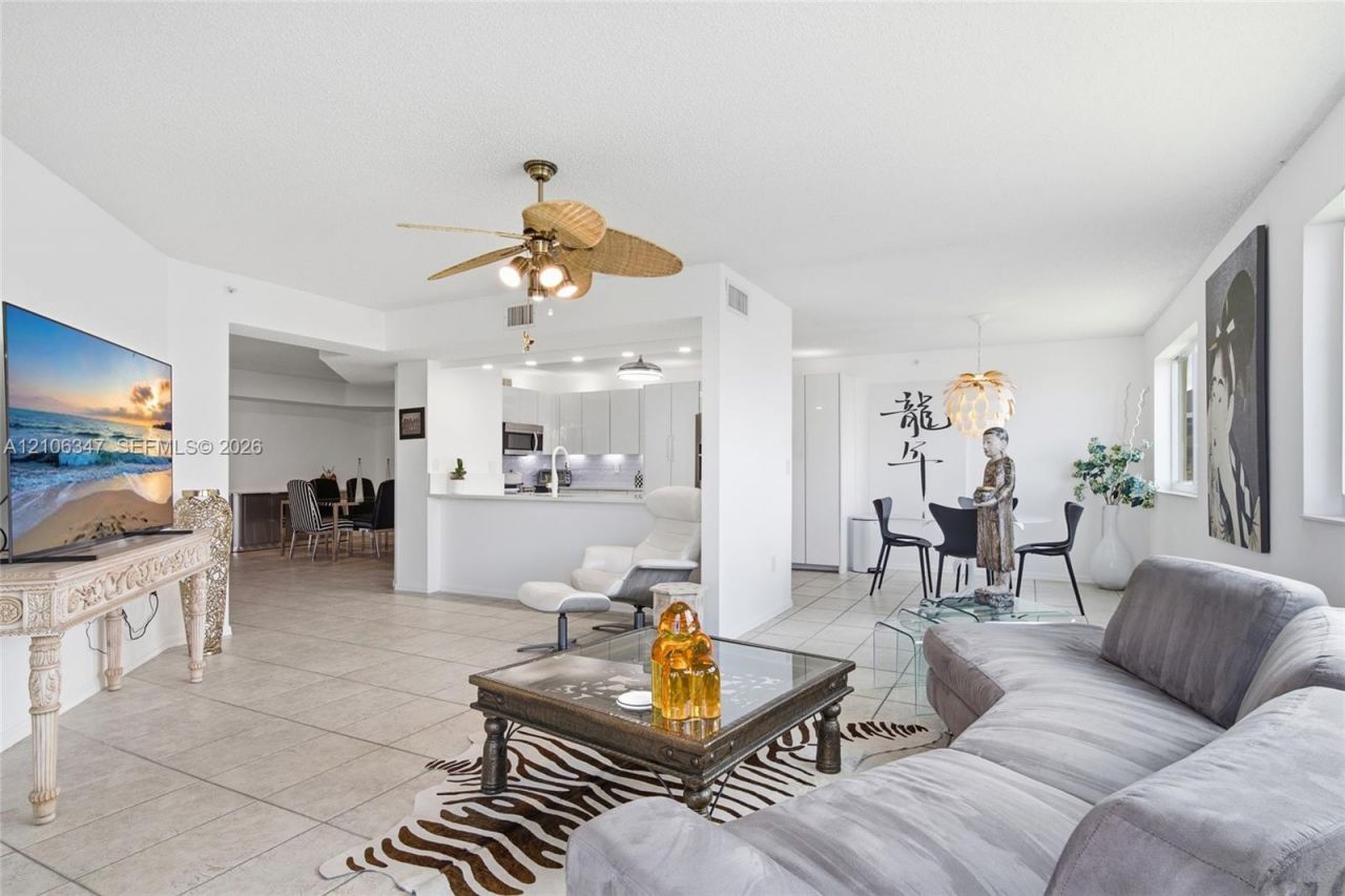 7759 Granville Dr , Unit 306, Tamarac, FL 33321 Photo