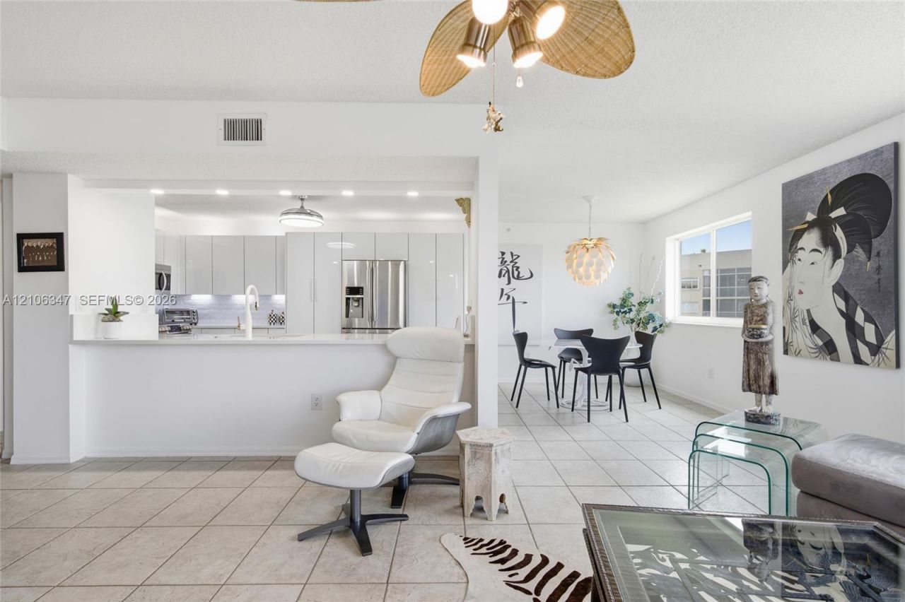 7759 Granville Dr , Unit 306, Tamarac, FL 33321 Photo