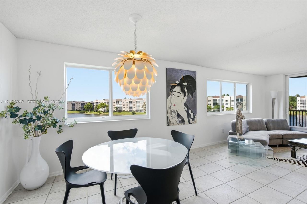 7759 Granville Dr , Unit 306, Tamarac, FL 33321 Photo