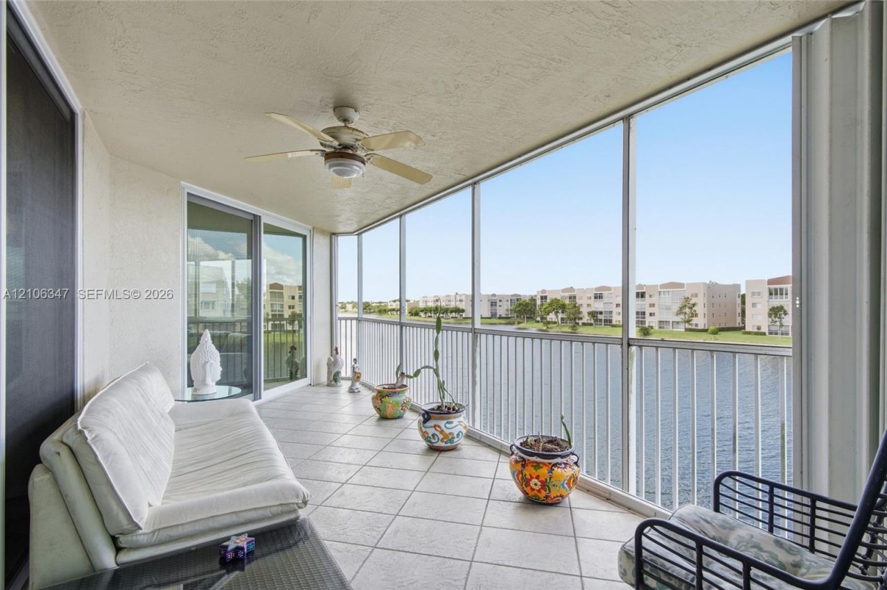 7759 Granville Dr , Unit 306, Tamarac, FL 33321 Photo