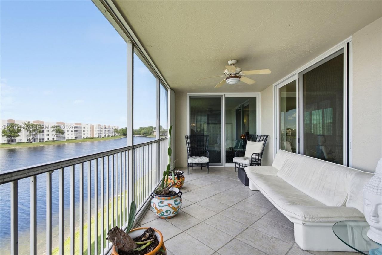 7759 Granville Dr , Unit 306, Tamarac, FL 33321 Photo