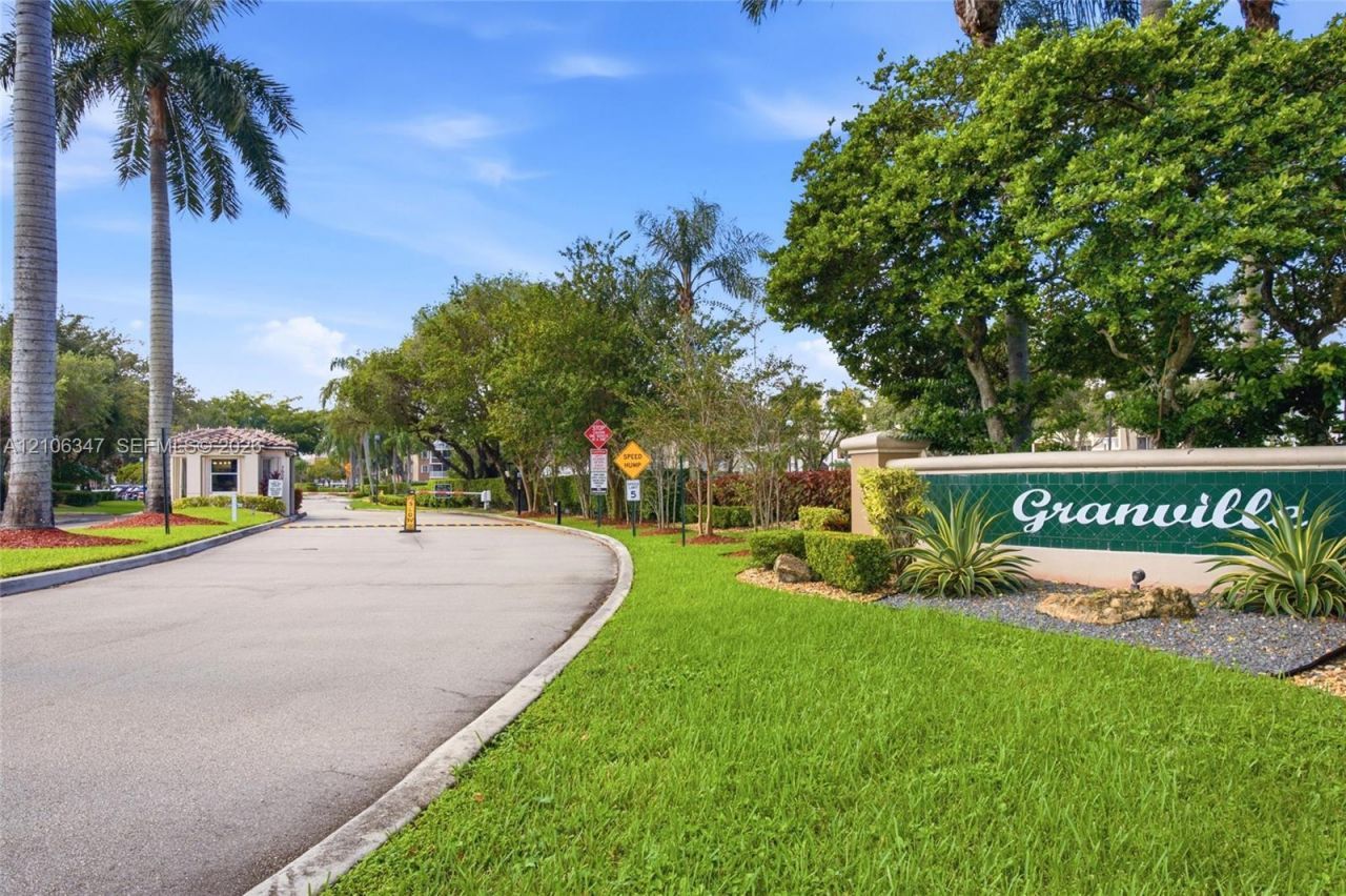 7759 Granville Dr , Unit 306, Tamarac, FL 33321 Photo