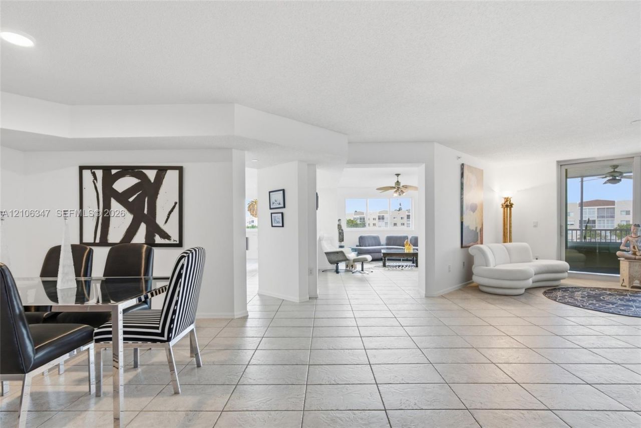 7759 Granville Dr , Unit 306, Tamarac, FL 33321 Photo