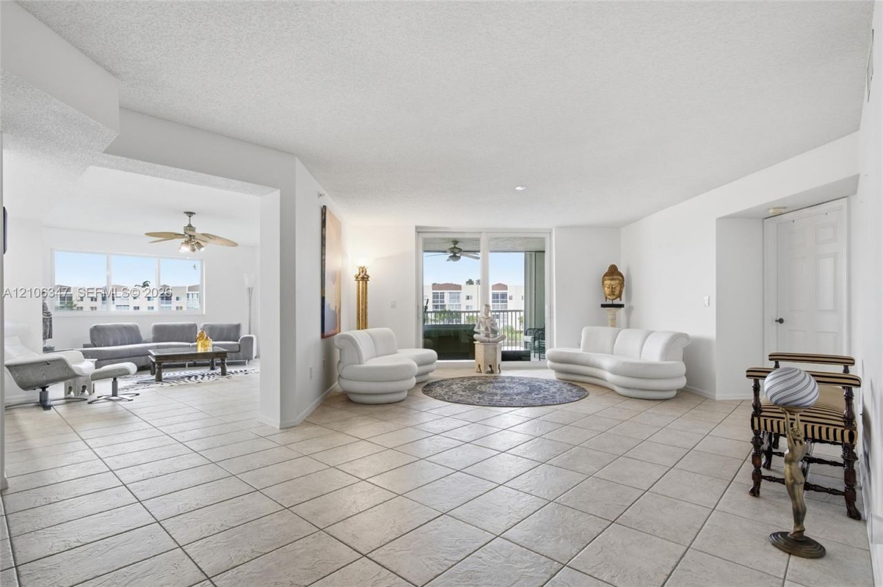 7759 Granville Dr , Unit 306, Tamarac, FL 33321 Photo