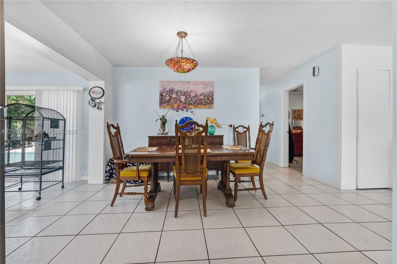 5701 SW 1st St , Plantation, FL 33317 Photo