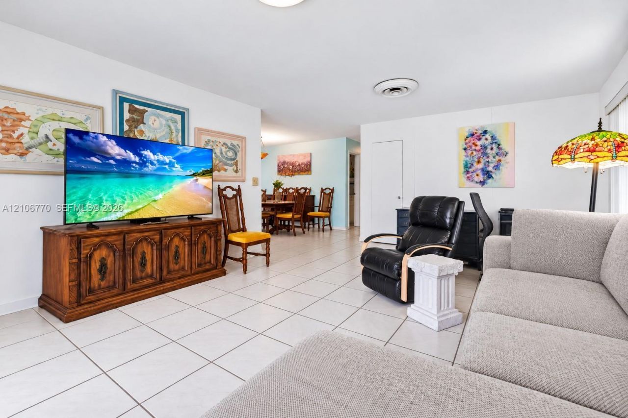 5701 SW 1st St , Plantation, FL 33317 Photo