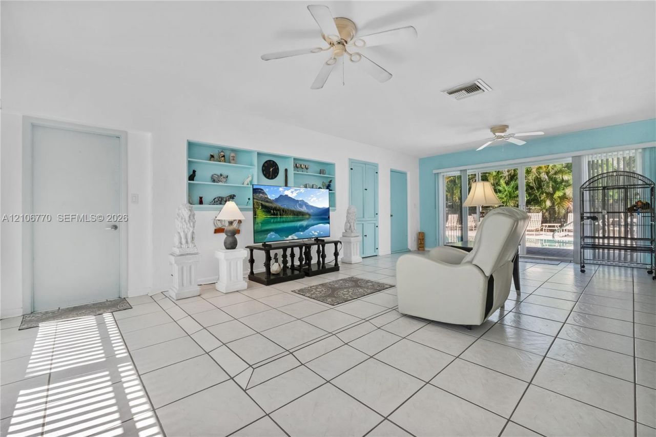 5701 SW 1st St , Plantation, FL 33317 Photo