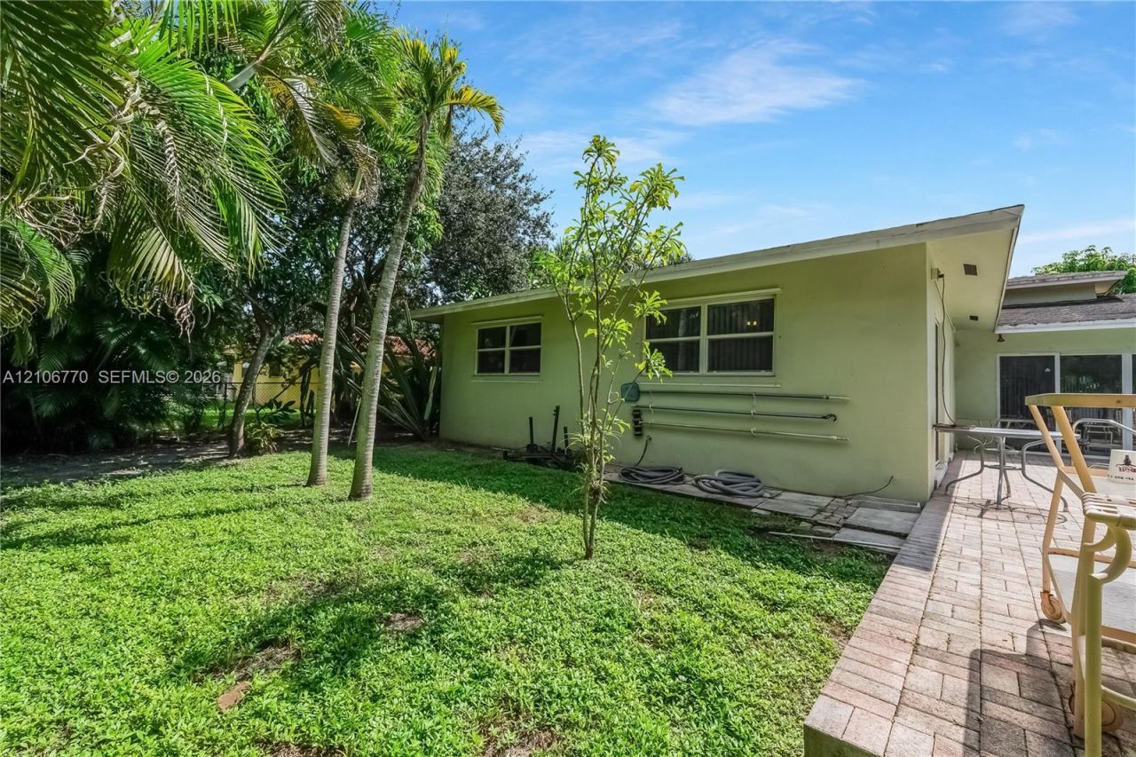 5701 SW 1st St , Plantation, FL 33317 Photo