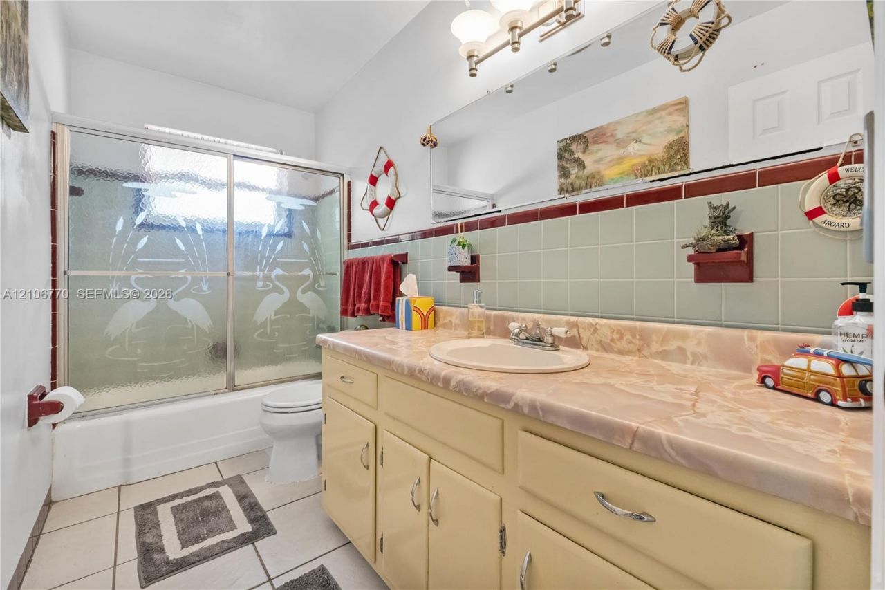 5701 SW 1st St , Plantation, FL 33317 Photo