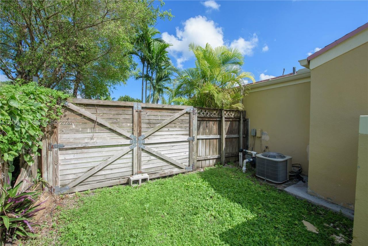14750 SW 156th St , Miami, FL 33187 Photo