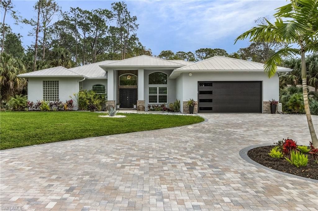 364 Logan Blvd S, Naples, FL 34119 Photo