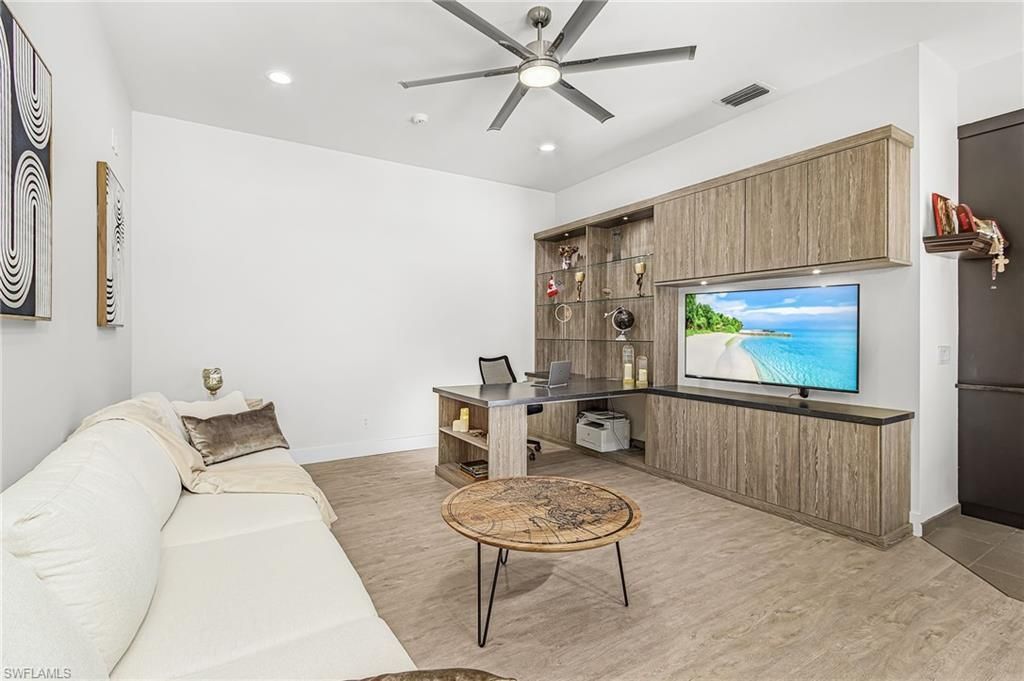 364 Logan Blvd S, Naples, FL 34119 Photo
