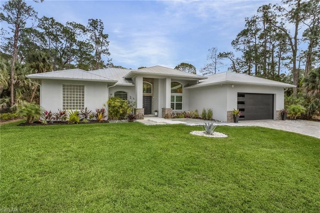 364 Logan Blvd S, Naples, FL 34119 Photo