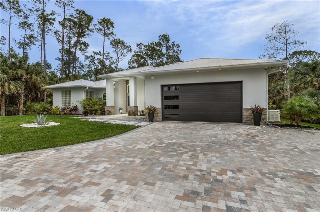 364 Logan Blvd S, Naples, FL 34119 Photo