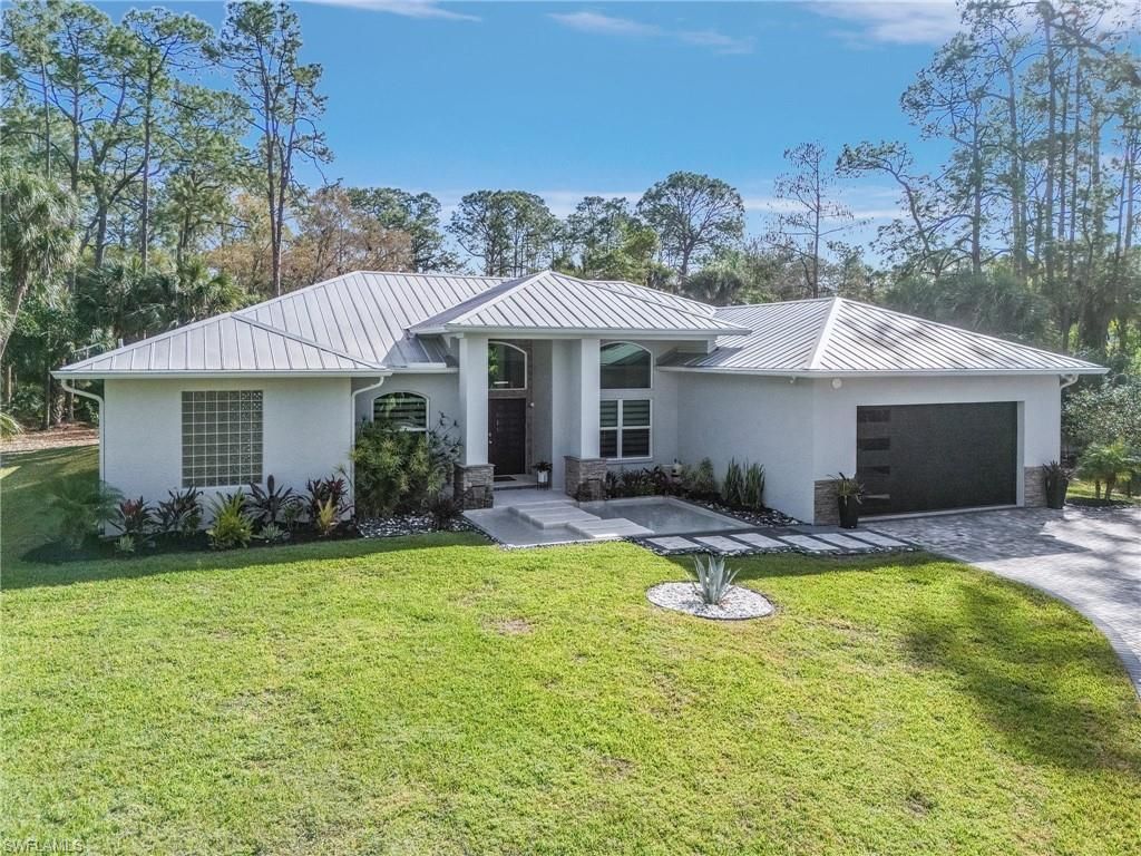 364 Logan Blvd S, Naples, FL 34119 Photo
