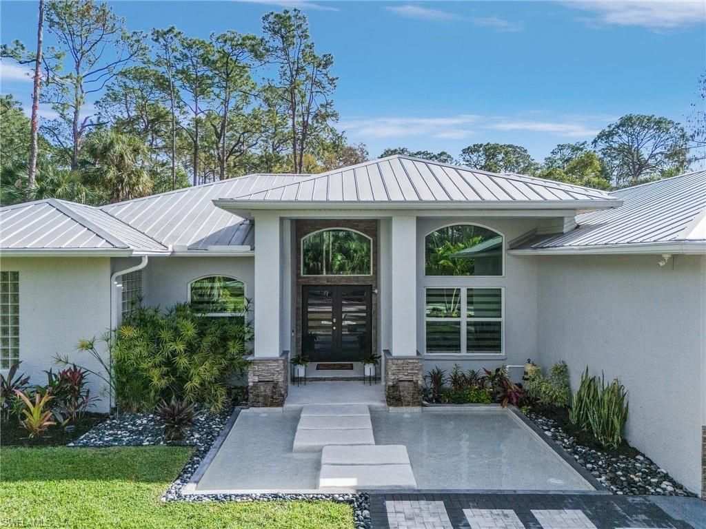 364 Logan Blvd S, Naples, FL 34119 Photo