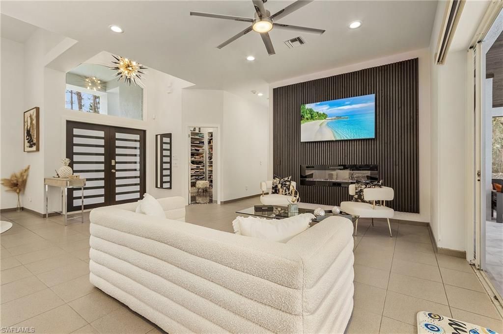 364 Logan Blvd S, Naples, FL 34119 Photo
