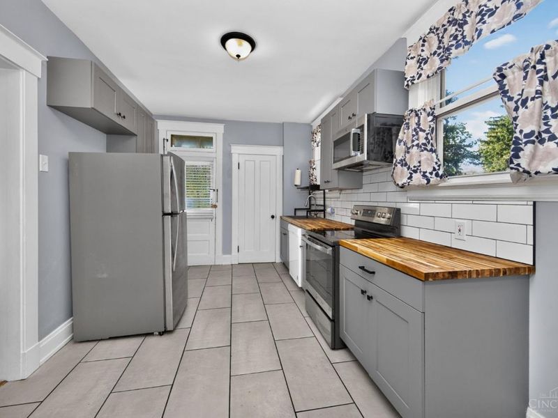 3277 Montana Avenue, Cincinnati, OH 45211 Photo 10