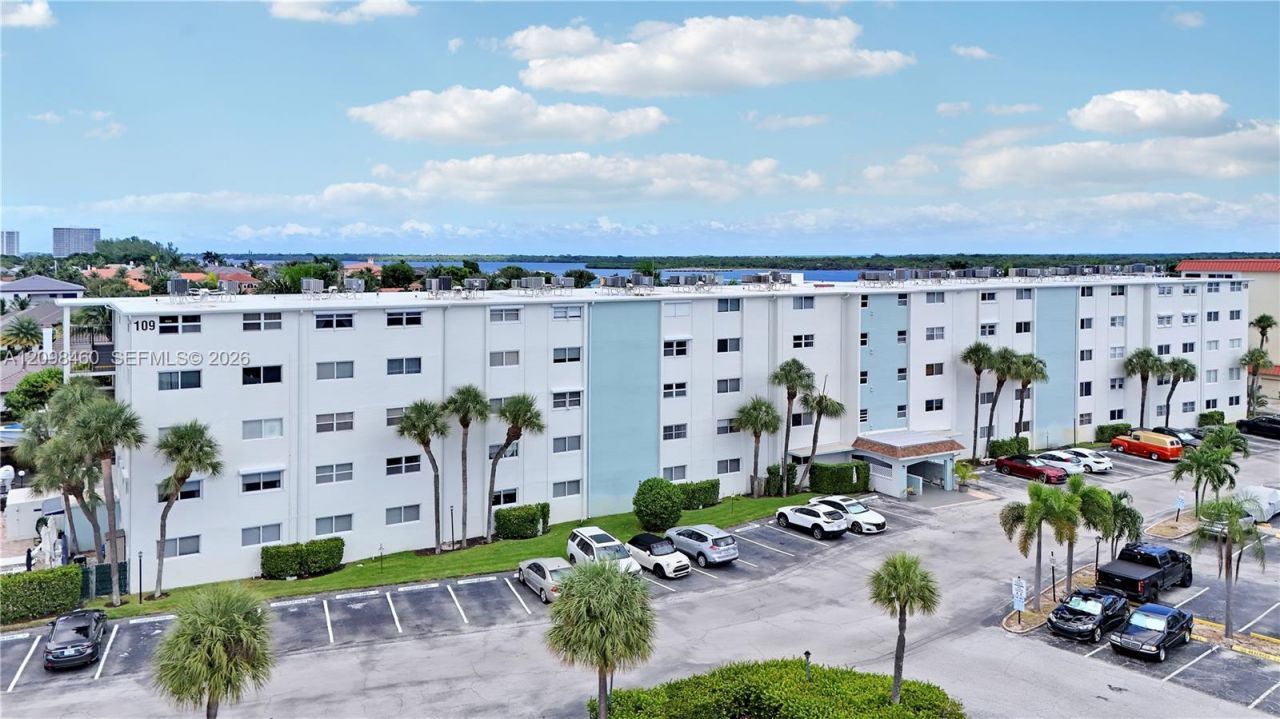 109 N Paradise Harbour Blvd , Unit 406, North Palm Beach, FL 33408 Photo