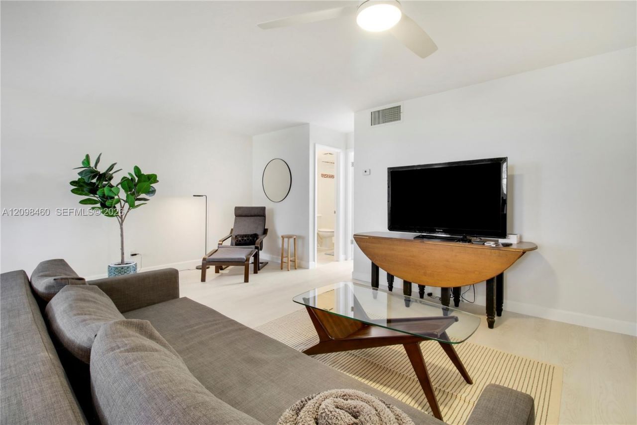 109 N Paradise Harbour Blvd , Unit 406, North Palm Beach, FL 33408 Photo