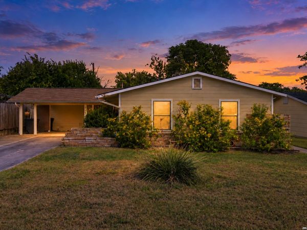 551 CRAIGMONT LN, San Antonio, TX 78213