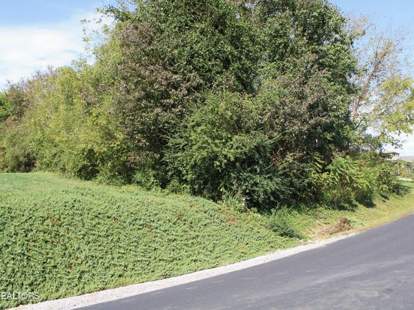151 Oonoga Way, Loudon, TN 37774