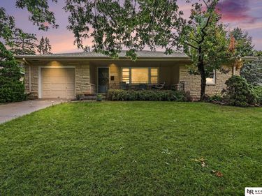 6030 Cullen Drive, Lincoln, NE 68506