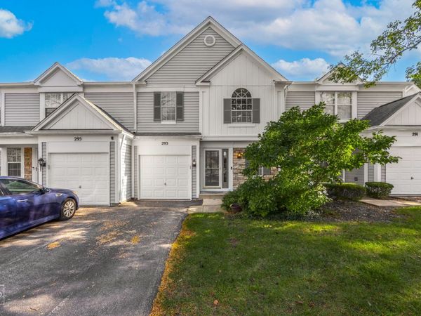 293 Shadybrook Lane , Aurora, IL 60504