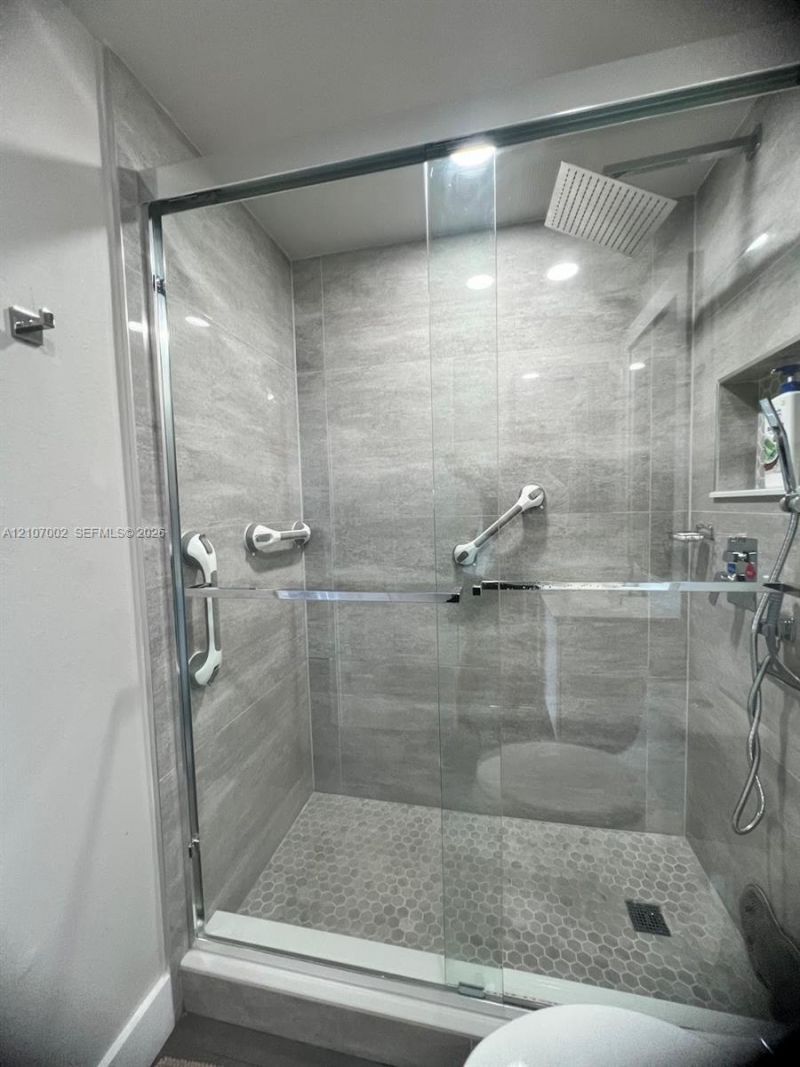 7830 Dixie Beach Cir, Tamarac, FL 33321 Photo