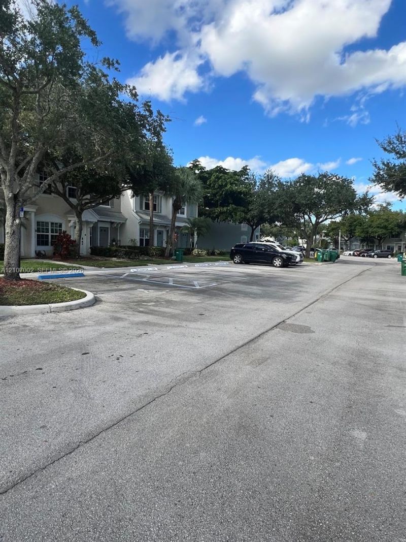 7830 Dixie Beach Cir, Tamarac, FL 33321 Photo